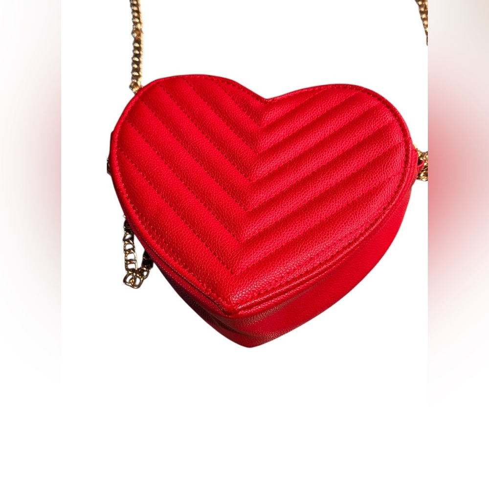 Red Heart-Shaped Quilted Bag crossbody 8x8in